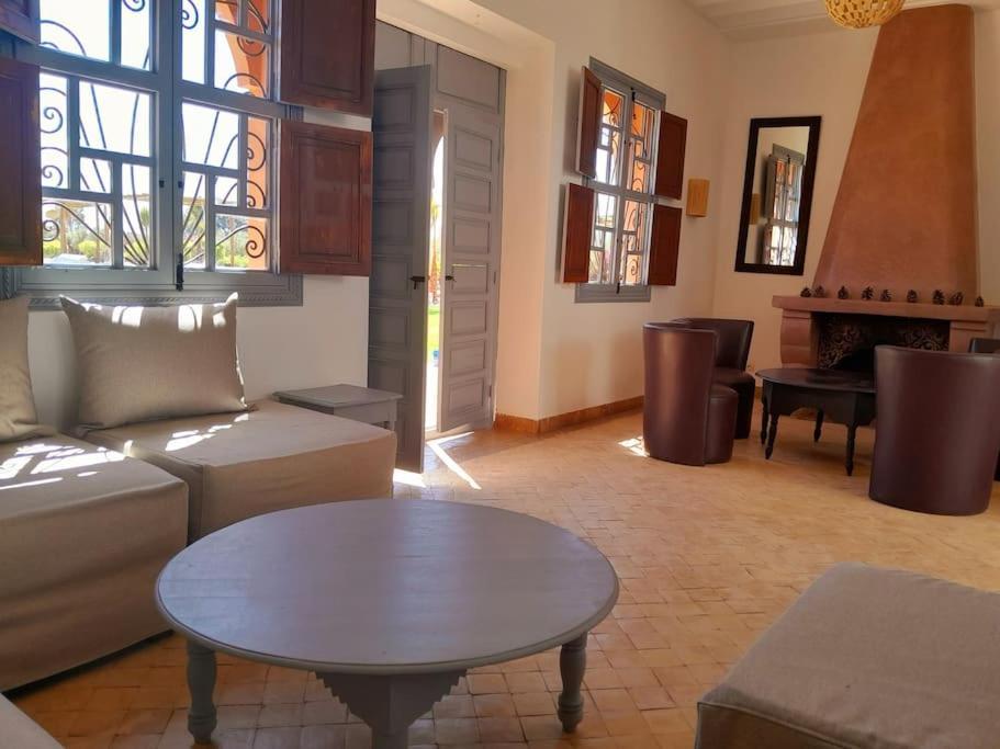 Villa Agora, Villa A La Campagne Proche Marrakech Sidi Abdallah Ghiat Exterior photo