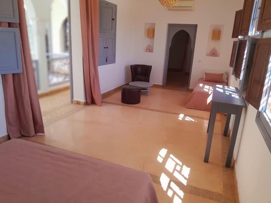 Villa Agora, Villa A La Campagne Proche Marrakech Sidi Abdallah Ghiat Exterior photo